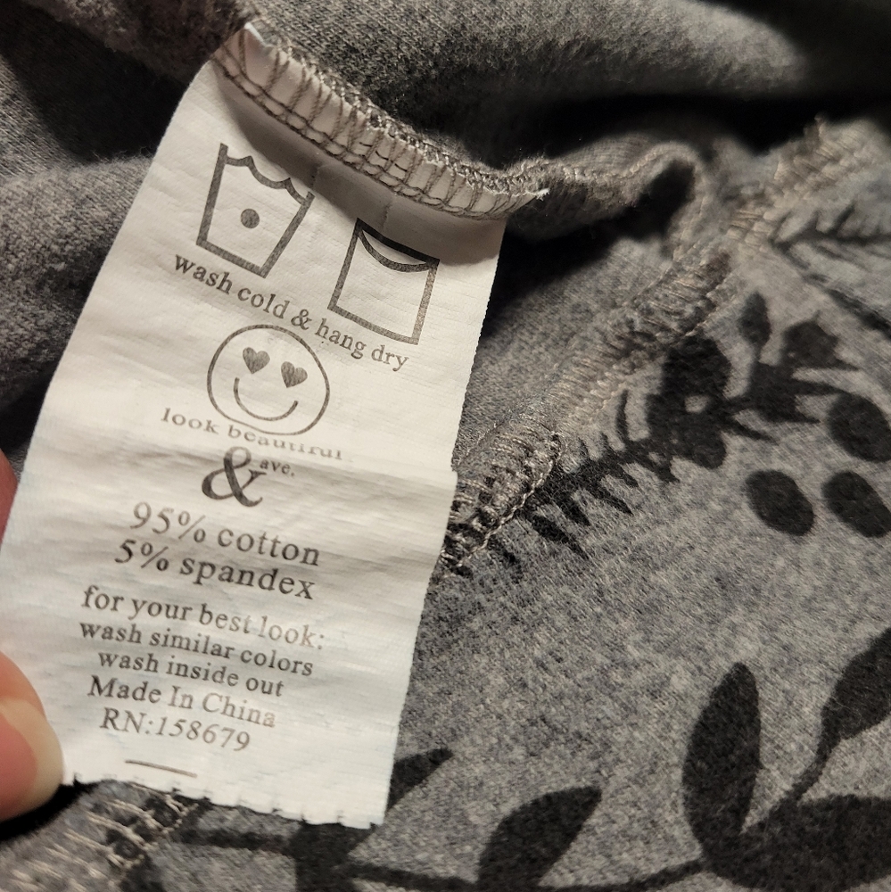 Ampersand AVE Gray and Pink Hoodie Size Xl - Picture 5 of 5
